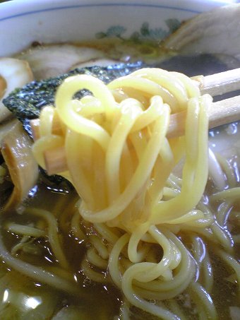 松江市の活力ラーメン花さかのチャーシュー麺画像３